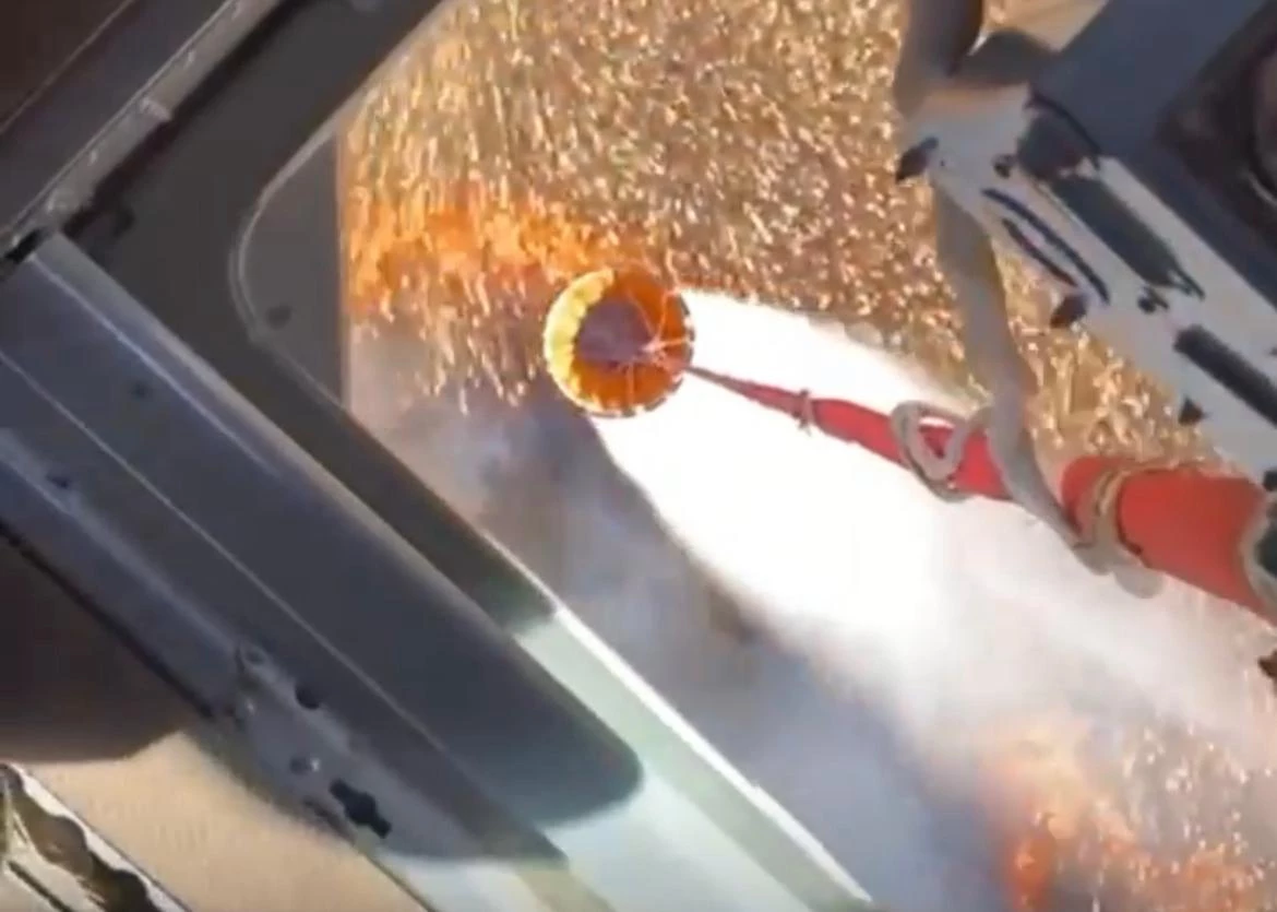 С помощью вертолёта тушили пожар в Атырауской области